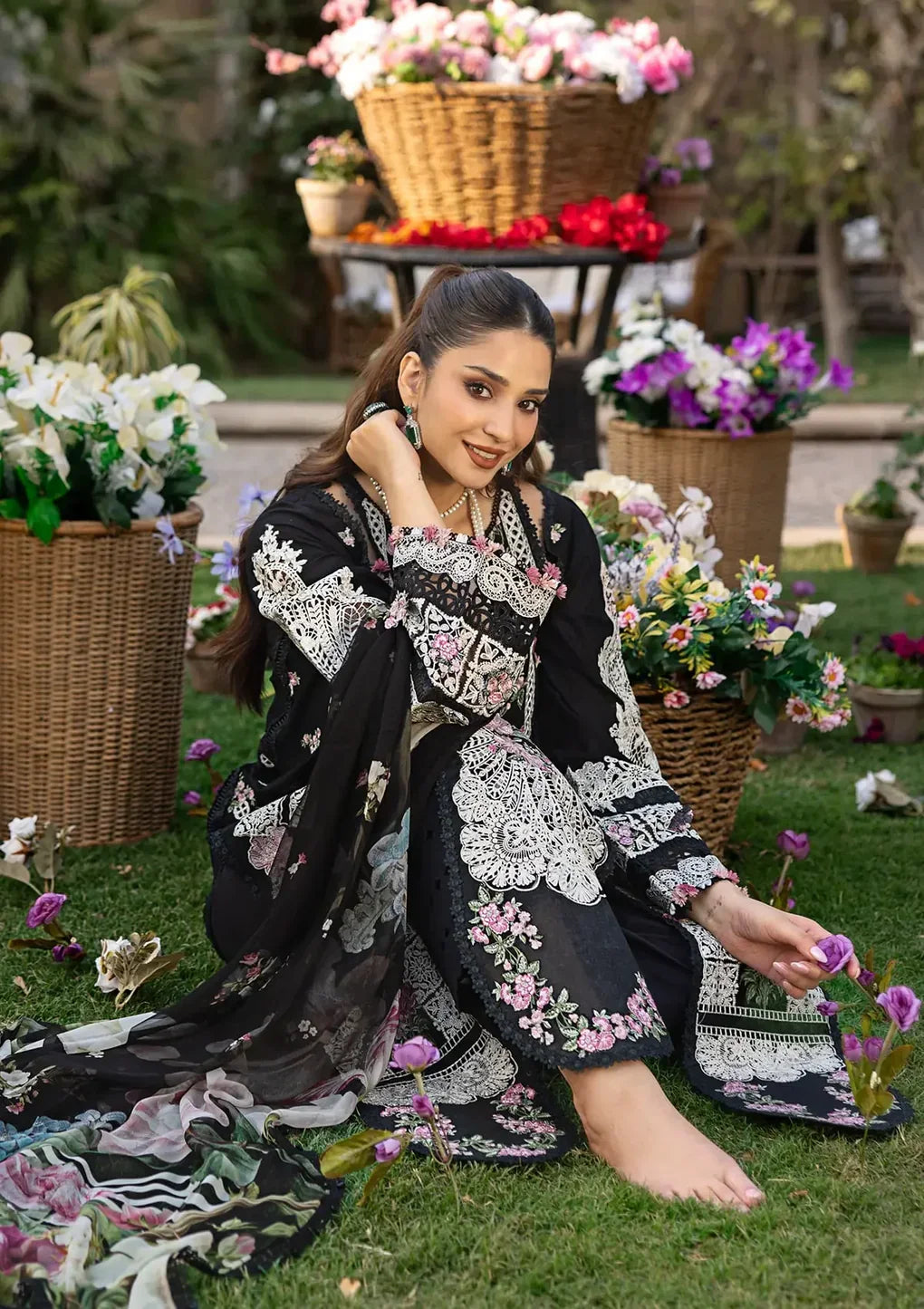 ELM-04 Mahjabeen – Luxury Lawn 2025 (Unstitched 3 Piece)