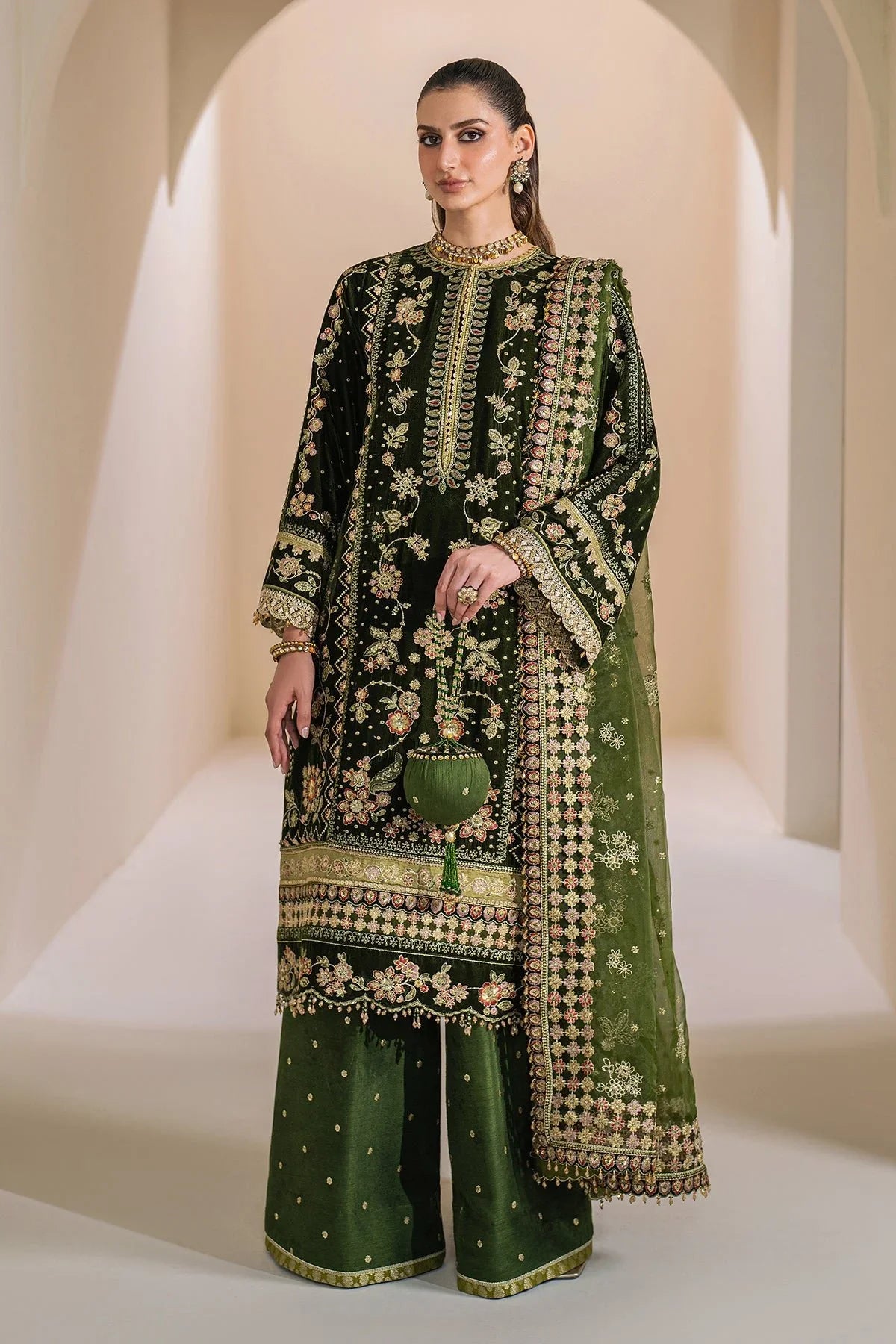 BAROQUE 3PC EMBROIDERED VELVET UF-756